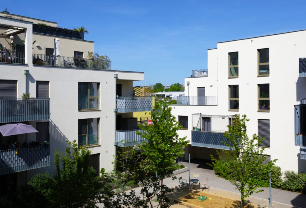 Bei der Wohnhausanlage MGG22 in Wien-Donaustadt kam die thermische Bauteilaktivierung zum ersten Mal im sozialen Wohnbau zum Einsatz (Foto: nunofoto.com)